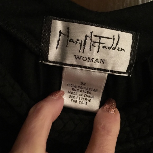 Woman’s blouse - Picture 4 of 4